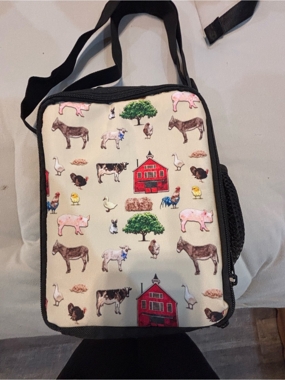 Kids Farm Animals Lunch Bag - Cream with Red Barn Design